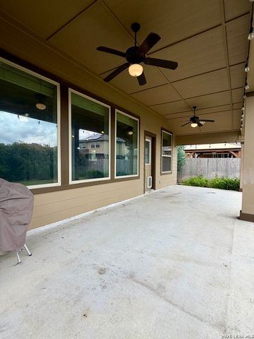 646 Ridge Lawn Dr, New Braunfels, TX 78130