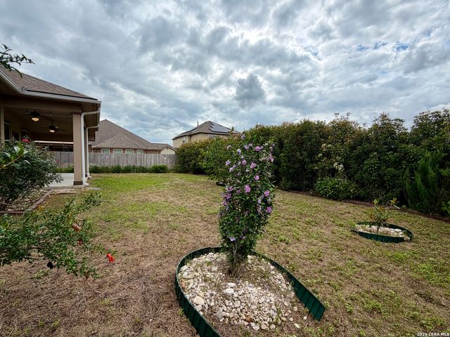 646 Ridge Lawn Dr, New Braunfels, TX 78130