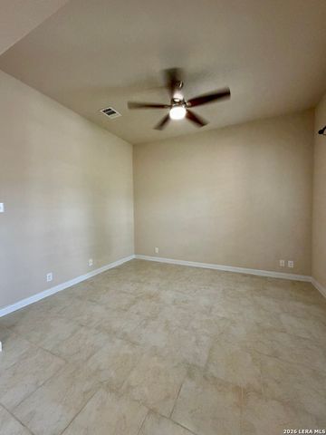 646 Ridge Lawn Dr, New Braunfels, TX 78130