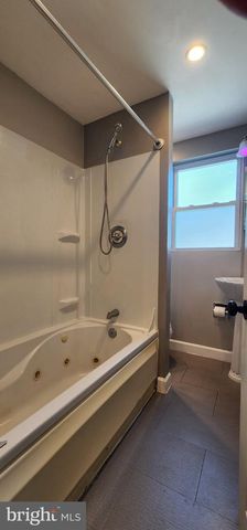 213 RIVERTHORN RD, Baltimore, MD 21220