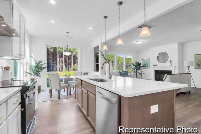 1008 House Finch Avenue Cc3-22-4, Ravenel, SC 29470