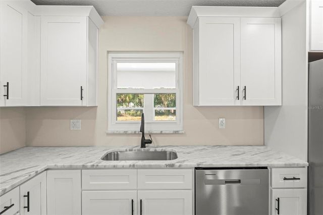 31 OAK COURT, Eustis, FL 32726