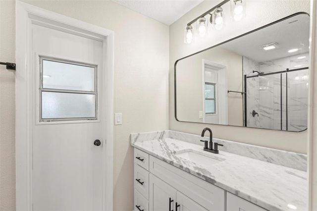 31 OAK COURT, Eustis, FL 32726