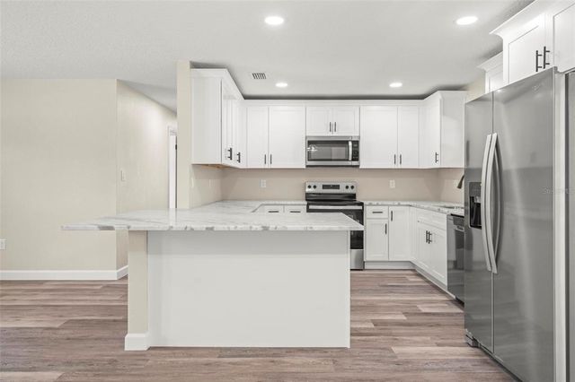 31 OAK COURT, Eustis, FL 32726