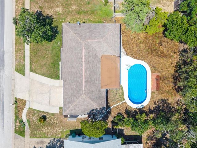 31 OAK COURT, Eustis, FL 32726