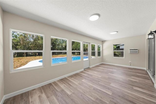 31 OAK COURT, Eustis, FL 32726