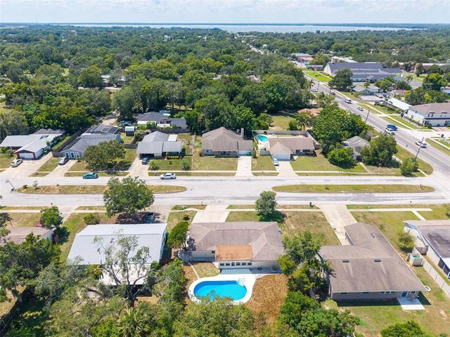 31 OAK COURT, Eustis, FL 32726
