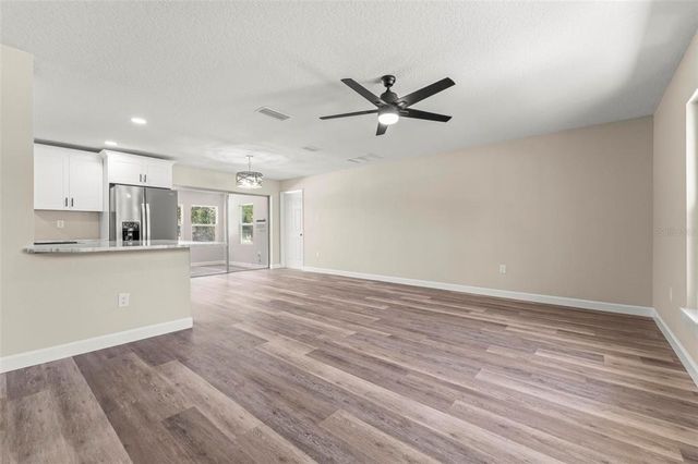 31 OAK COURT, Eustis, FL 32726