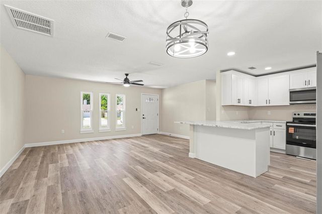 31 OAK COURT, Eustis, FL 32726