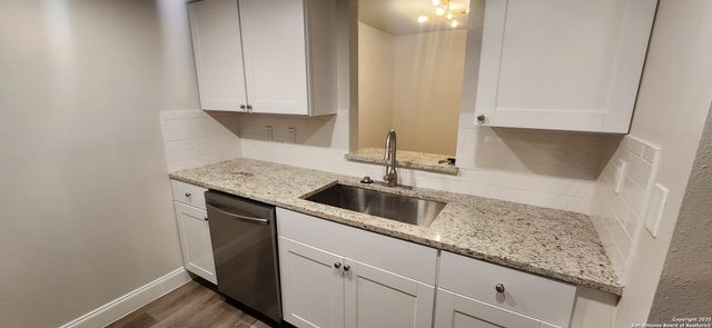 8710 Stream Cir, San Antonio, TX 78250