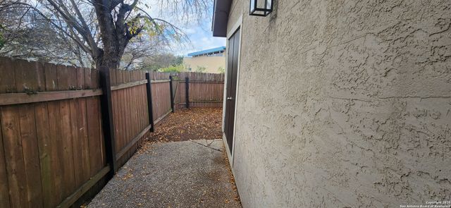 8710 Stream Cir, San Antonio, TX 78250