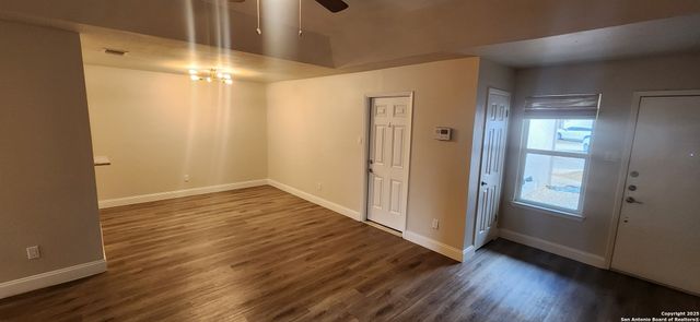 8710 Stream Cir, San Antonio, TX 78250