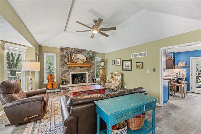 9710 N Conant Avenue, Platte City, MO 64079