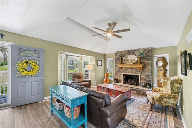 9710 N Conant Avenue, Platte City, MO 64079