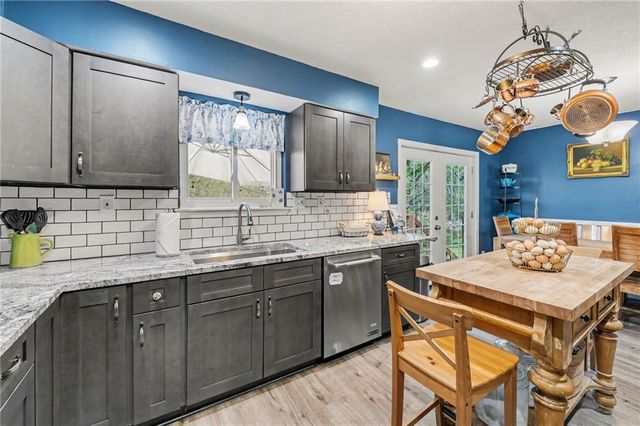 9710 N Conant Avenue, Platte City, MO 64079
