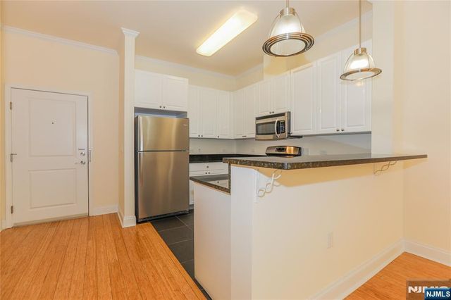 2 Main Street D404, Edgewater, NJ 07020