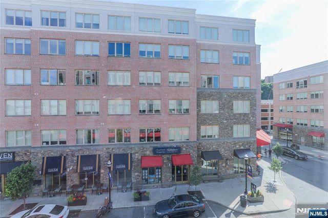 2 Main Street D404, Edgewater, NJ 07020