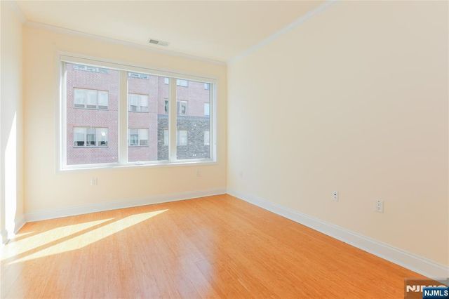 2 Main Street D404, Edgewater, NJ 07020