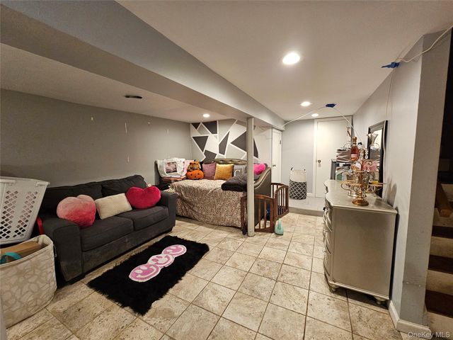 1511 Adee Avenue, Bronx, NY 10469