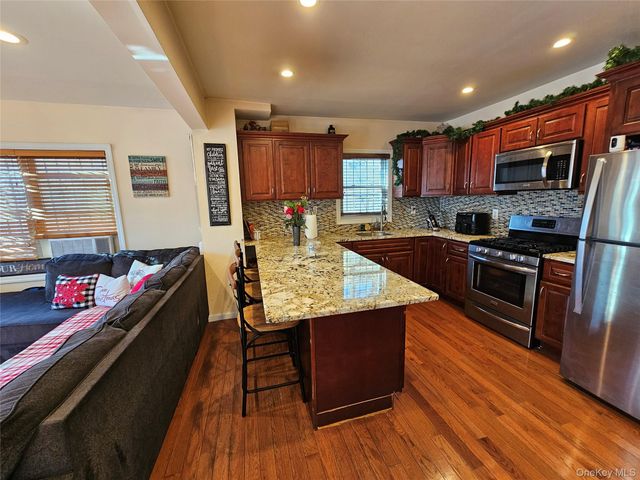 1511 Adee Avenue, Bronx, NY 10469