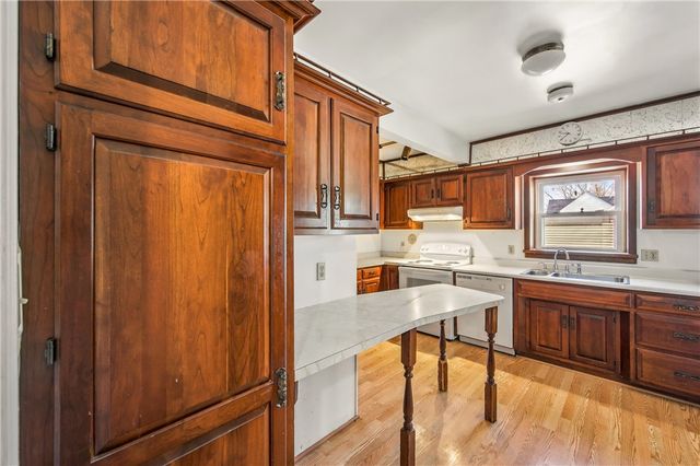 2341 S Hermitage Rd, Hermitage, PA 16148