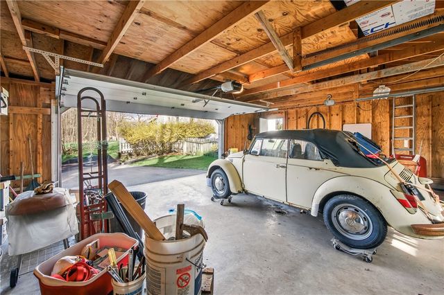 2341 S Hermitage Rd, Hermitage, PA 16148