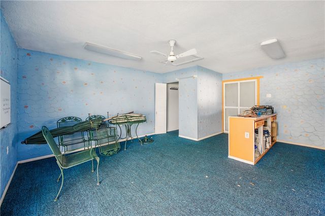 2341 S Hermitage Rd, Hermitage, PA 16148