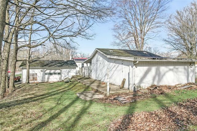 2341 S Hermitage Rd, Hermitage, PA 16148