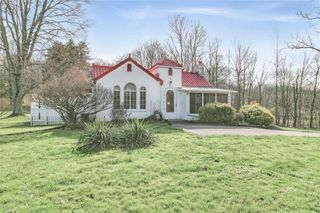 2341 S Hermitage Rd, Hermitage, PA 16148
