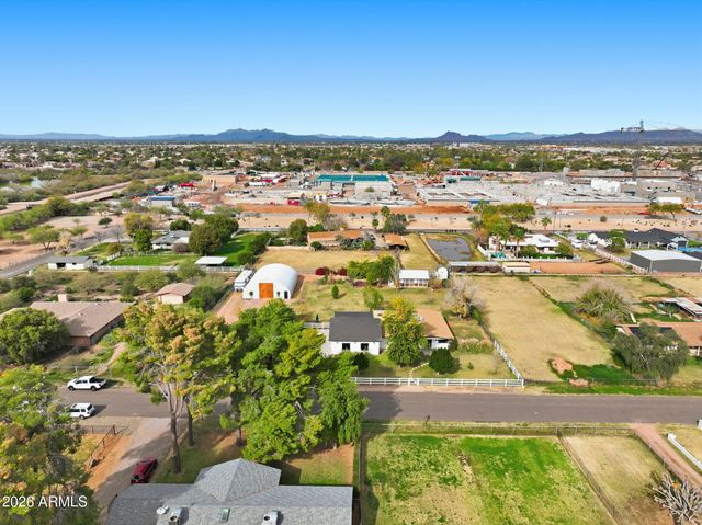 2858 E REDFIELD Road, Gilbert, AZ 85234