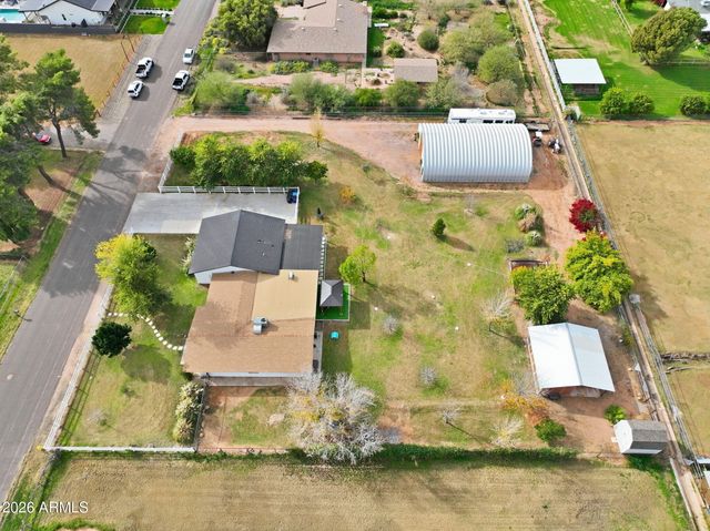 2858 E REDFIELD Road, Gilbert, AZ 85234