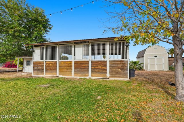 2858 E REDFIELD Road, Gilbert, AZ 85234