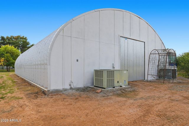 2858 E REDFIELD Road, Gilbert, AZ 85234