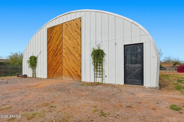 2858 E REDFIELD Road, Gilbert, AZ 85234