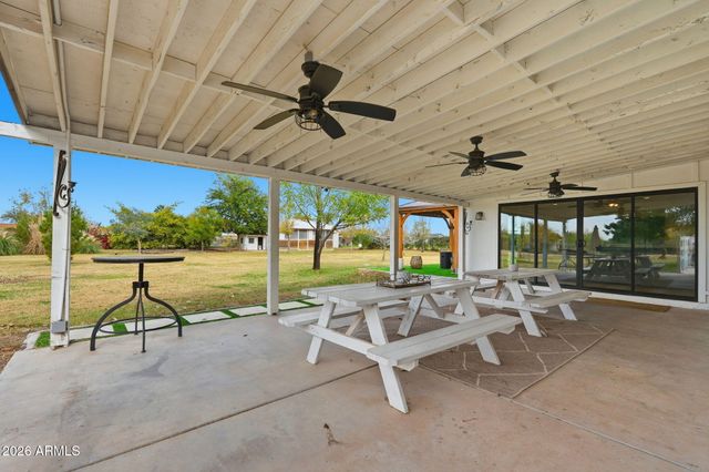 2858 E REDFIELD Road, Gilbert, AZ 85234