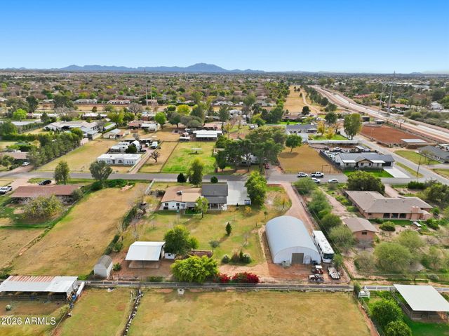 2858 E REDFIELD Road, Gilbert, AZ 85234