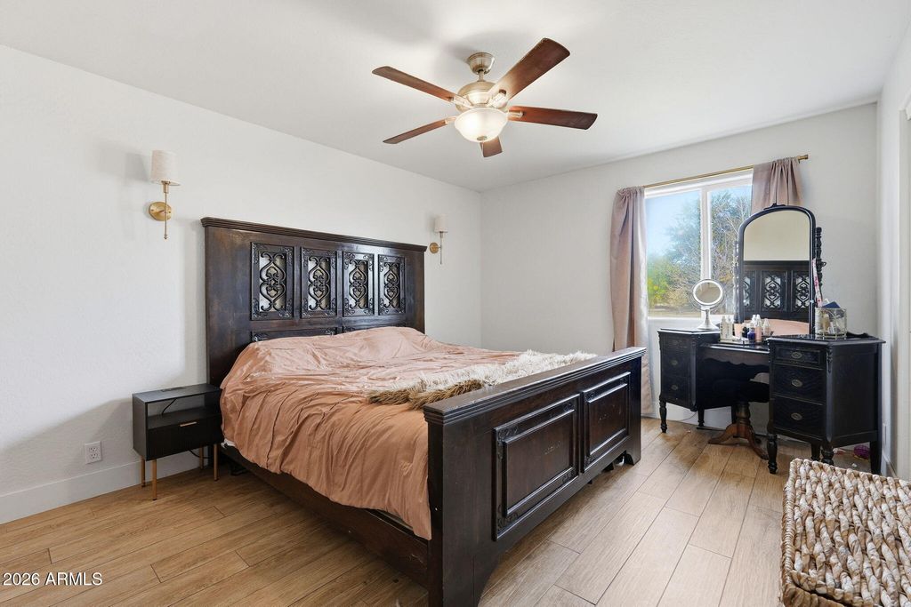 Image 31 of property listing at 2858 E REDFIELD Road, Gilbert, AZ 85234