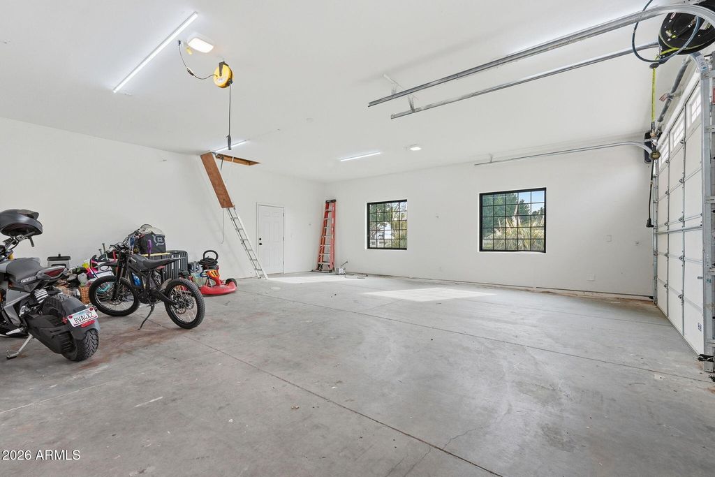 Image 43 of property listing at 2858 E REDFIELD Road, Gilbert, AZ 85234
