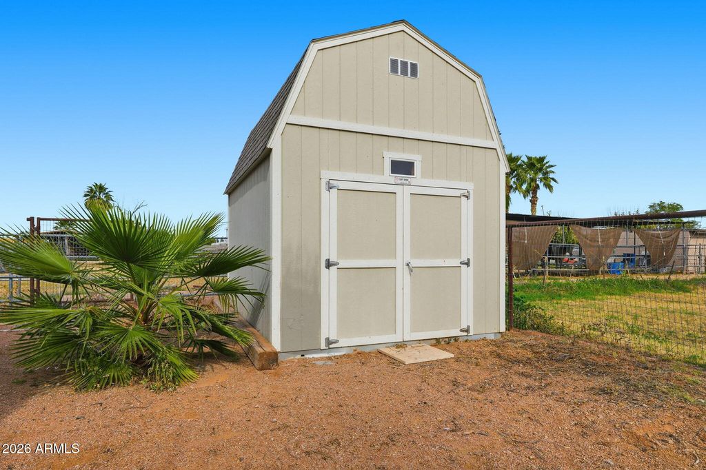Image 52 of property listing at 2858 E REDFIELD Road, Gilbert, AZ 85234