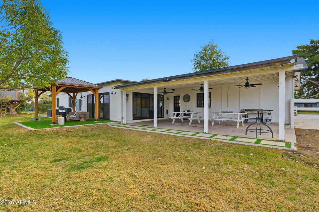 Image 55 of property listing at 2858 E REDFIELD Road, Gilbert, AZ 85234