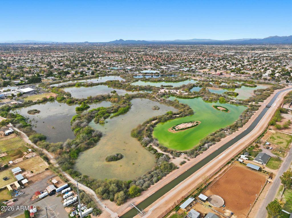 Image 60 of property listing at 2858 E REDFIELD Road, Gilbert, AZ 85234