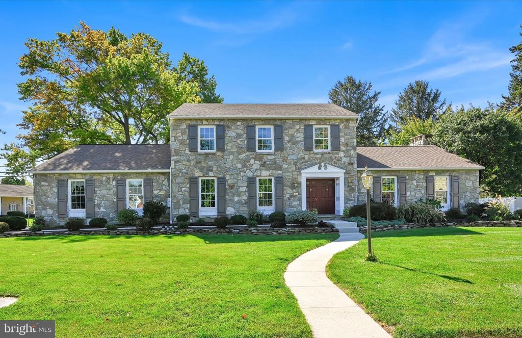 4 BLAINE AVE, Leola, PA 17540