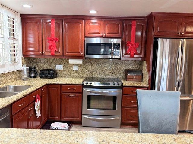 1860 McKinney Wy M15-21A, Seal Beach, CA 90740