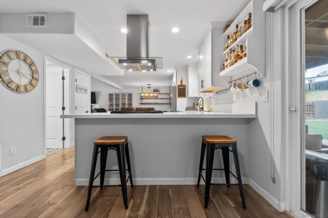 976 Dimarino St, San Diego, CA 92114