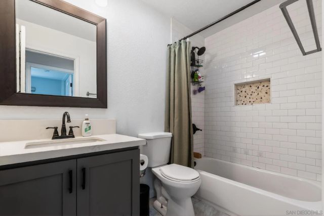 976 Dimarino St, San Diego, CA 92114