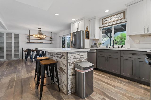 976 Dimarino St, San Diego, CA 92114