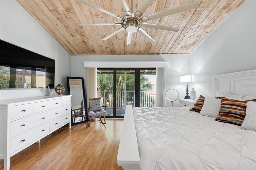 Image 25 of property listing at 501 SANDY HOOK ROAD, Treasure Island, FL 33706