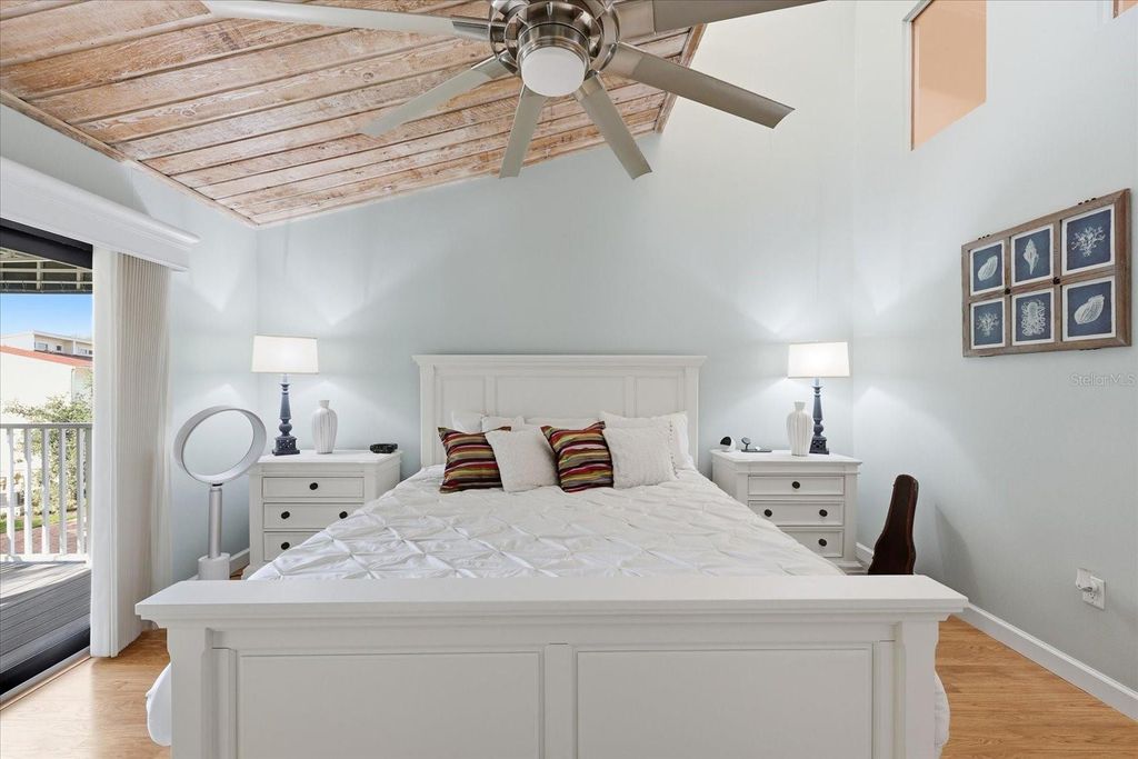 Image 27 of property listing at 501 SANDY HOOK ROAD, Treasure Island, FL 33706