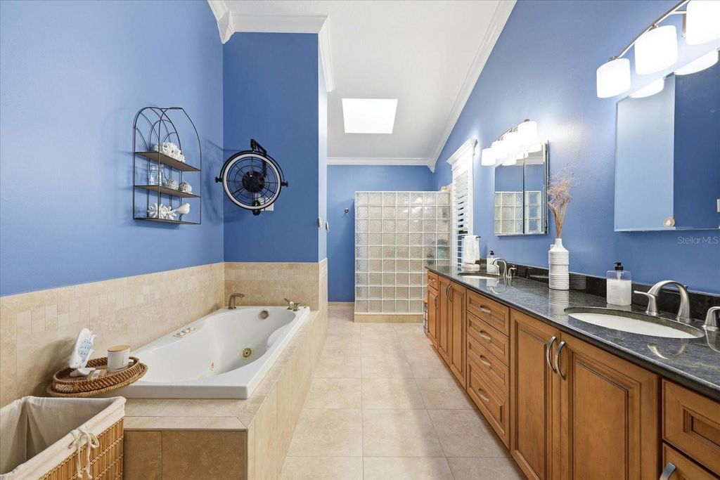 Image 29 of property listing at 501 SANDY HOOK ROAD, Treasure Island, FL 33706