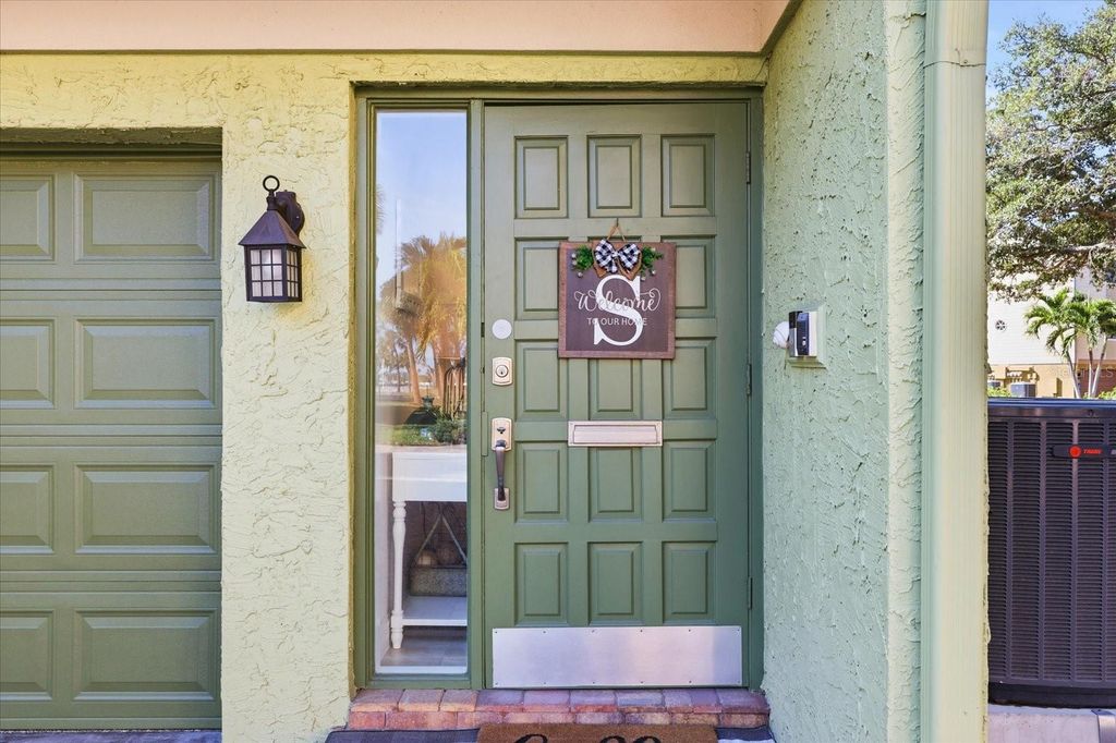 Image 4 of property listing at 501 SANDY HOOK ROAD, Treasure Island, FL 33706